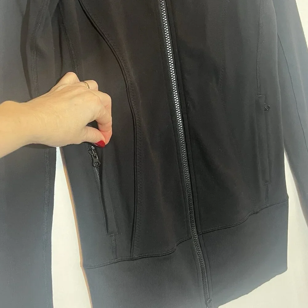 Lululemon Women Slim Fit Full Zip Black Track Jacket Turtle Neck Size 6 Pocket’s - Picture 9 of 11